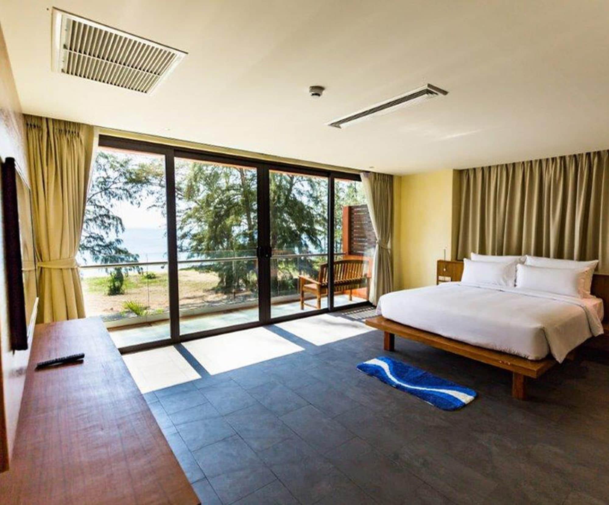 Coriacea Beachfront Boutique Phuket Resort - Sha Plus Mai Khao Eksteriør bilde