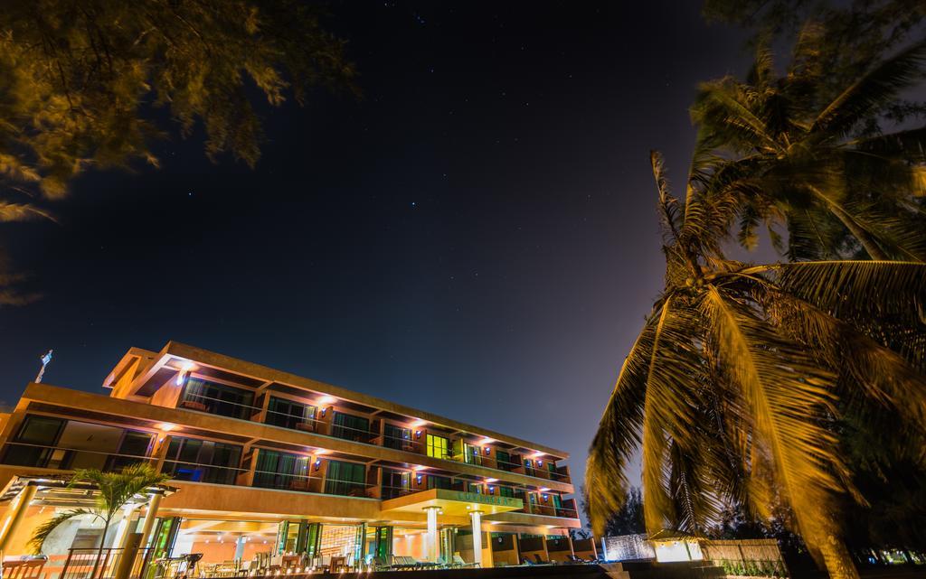 Coriacea Beachfront Boutique Phuket Resort - Sha Plus Mai Khao Eksteriør bilde