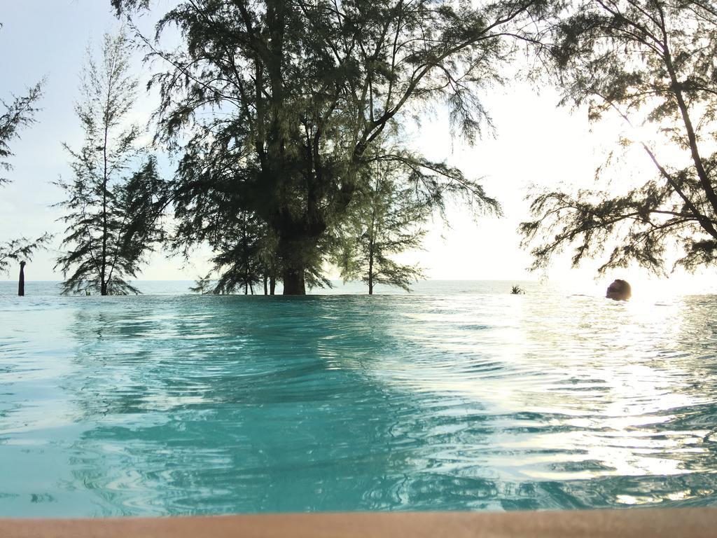 Coriacea Beachfront Boutique Phuket Resort - Sha Plus Mai Khao Eksteriør bilde