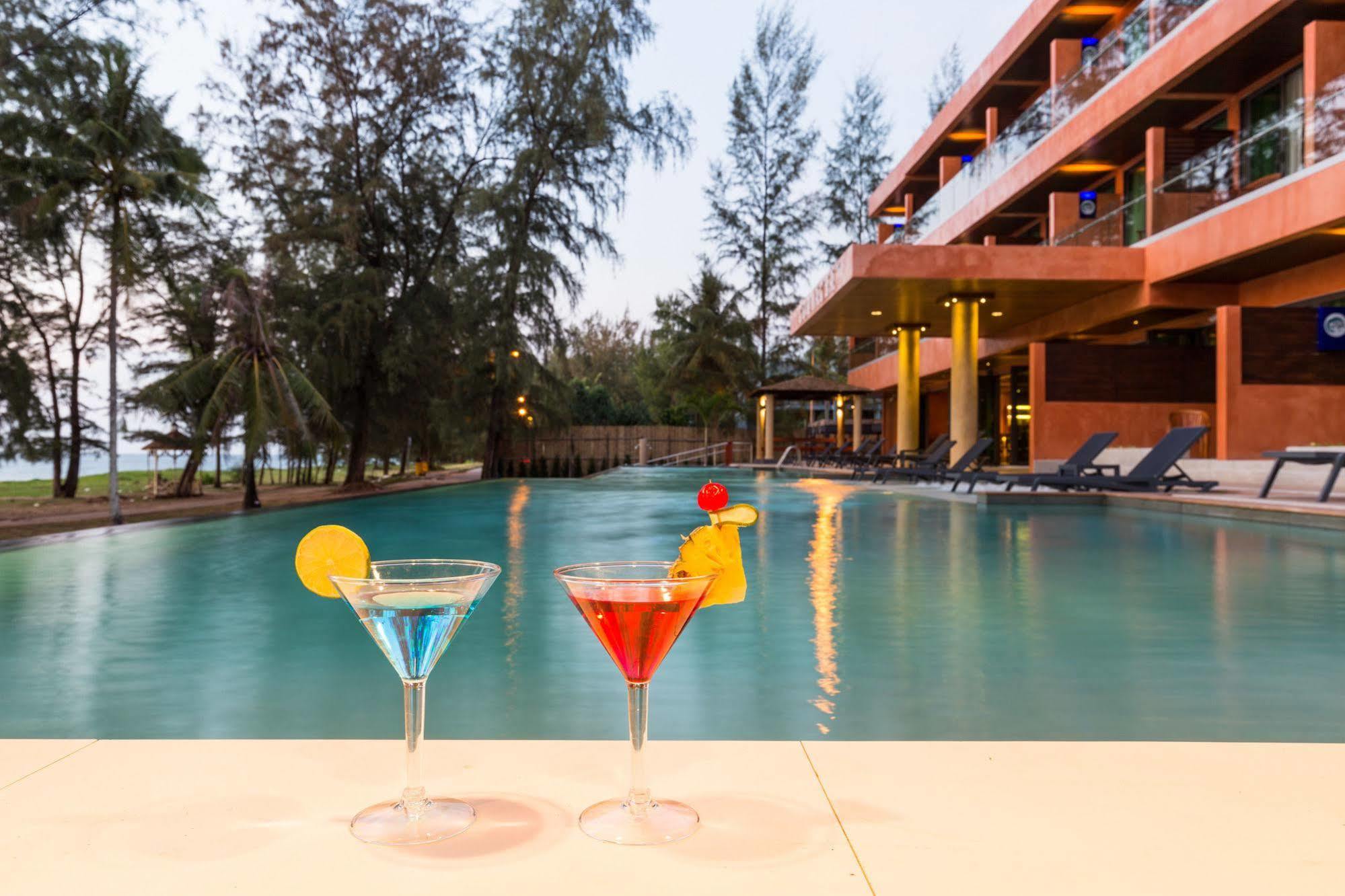 Coriacea Beachfront Boutique Phuket Resort - Sha Plus Mai Khao Eksteriør bilde